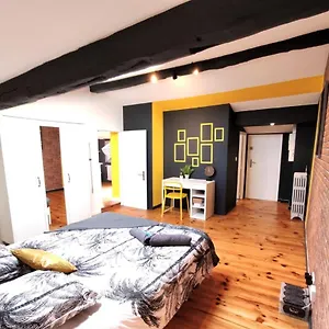 https://la-terrasse-de-jeanne-vue-magnifique-netflix.midi-pyreneeshotels.com