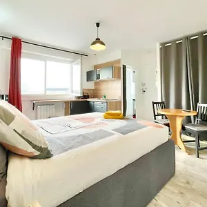 https://lp-au-calme-wifi-tout-confort.inbrittany.com